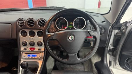 2002-Alfa-Romeo-GTV-30-V6_14