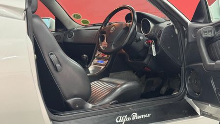 2002-Alfa-Romeo-GTV-30-V6_17