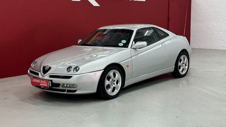 2002-Alfa-Romeo-GTV-30-V6_4