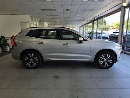 2024-Volvo-XC60-T8-Twin-Engine-R-Design-AWD_5