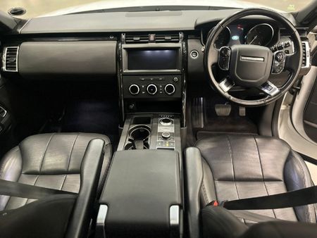 2021-Land-Rover-Discovery-30-TD6-SE_11