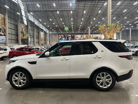 2021-Land-Rover-Discovery-30-TD6-SE_3