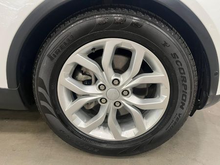 2021-Land-Rover-Discovery-30-TD6-SE_8