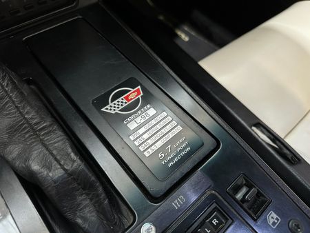 1988-Chevrolet-Corvette-35th-Anniversary_12