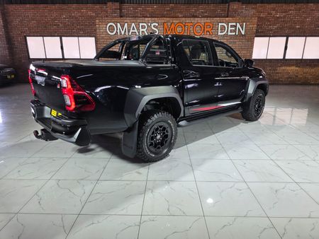 2025-Toyota-Hilux-28GD-6-GR-Sport-Double-Cab-4x4_3