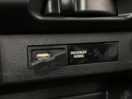 2024-Isuzu-D-Max-19-DDI-HR-X-Rider-Auto-Double-Cab_10