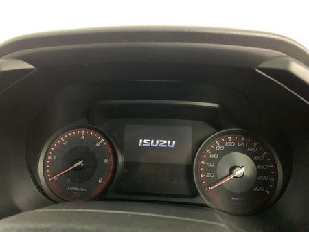 2024-Isuzu-D-Max-19-DDI-HR-X-Rider-Auto-Double-Cab_6