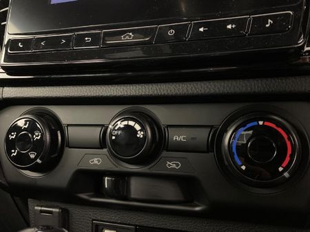2024-Isuzu-D-Max-19-DDI-HR-X-Rider-Auto-Double-Cab_7