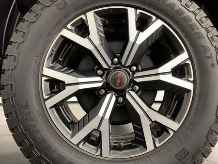 2024-Isuzu-D-Max-19-DDI-HR-X-Rider-Auto-Double-Cab_8
