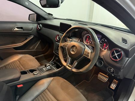 2017-Mercedes-AMG-A-Class-A45-AMG-4Matic_22