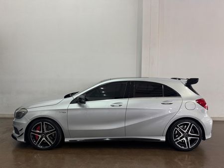 2017-Mercedes-AMG-A-Class-A45-AMG-4Matic_5