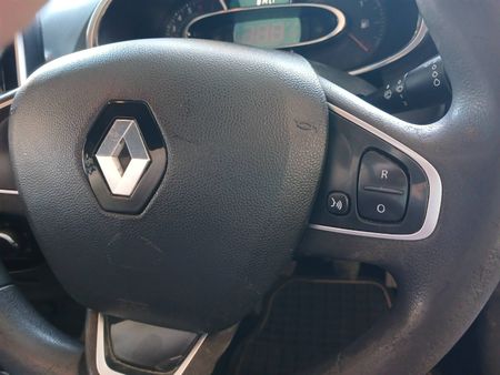 2017-Renault-Clio-IV-900T-Authentique-5-dr-66kW_12