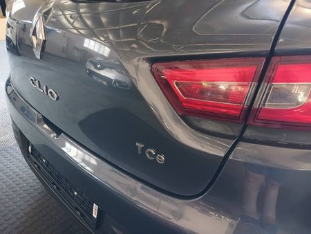 2017-Renault-Clio-IV-900T-Authentique-5-dr-66kW_4