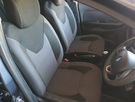 2017-Renault-Clio-IV-900T-Authentique-5-dr-66kW_5