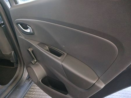 2017-Renault-Clio-IV-900T-Authentique-5-dr-66kW_7