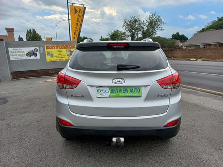 2011-Hyundai-ix35-20-GLS-Executive_3