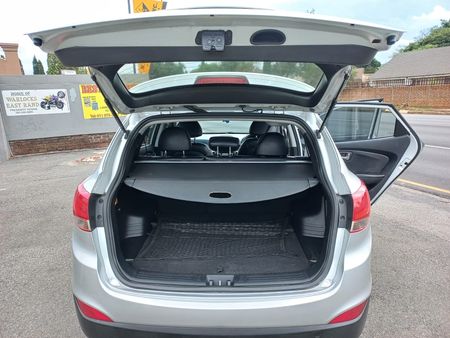 2011-Hyundai-ix35-20-GLS-Executive_7
