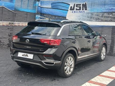 2021-Volkswagen-T-Roc-20-TSI-Design-4Motion-Auto_2