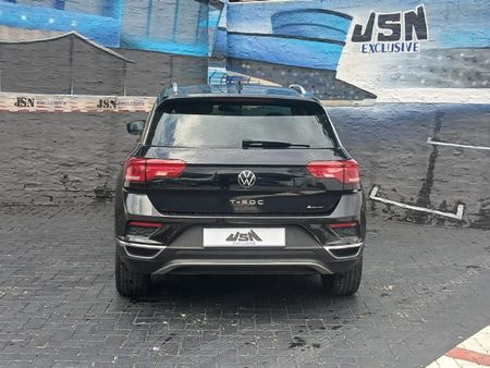2021-Volkswagen-T-Roc-20-TSI-Design-4Motion-Auto_5