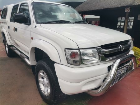 2004-Toyota-Hilux-LEGEND-35-DC-2700-PETROL-BAKKIE_2