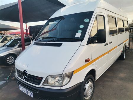 2005-Mercedes-Benz-Sprinter-416-CDI-22-Seater-Diesel_0
