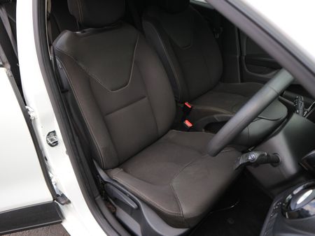 2019-Renault-Clio-IV-900T-Authentique-5-dr-66kW_11