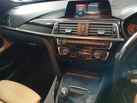 2019-BMW-4-Series-420i-Coupe_19