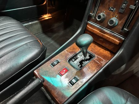 1988-Mercedes-Benz-SL-500_13