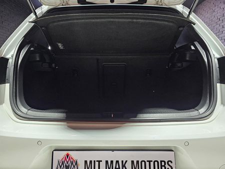 2016-Volkswagen-Golf-VII-20-TSI-R-Auto_27