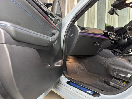 2023-BMW-X4-M40i_26