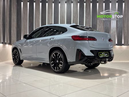 2023-BMW-X4-M40i_3