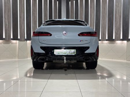 2023-BMW-X4-M40i_4
