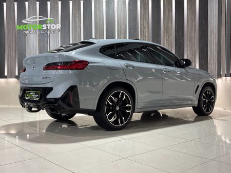 2023-BMW-X4-M40i_5