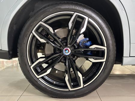 2023-BMW-X4-M40i_7