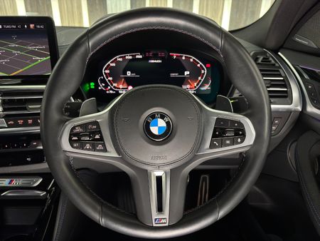 2023-BMW-X4-M40i_8