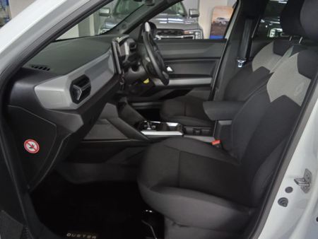 2025-Renault-Duster-12T-Zen-4x4-Mhev_9