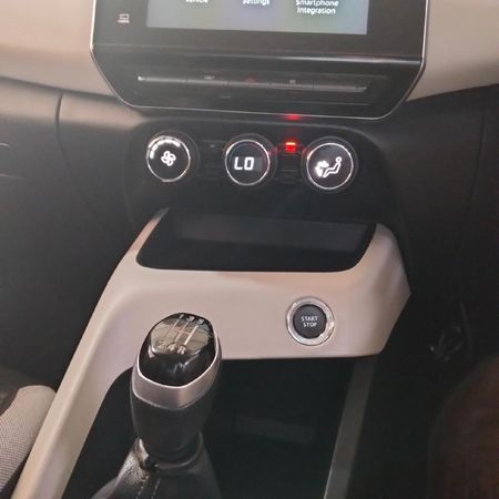 2023-Nissan-Magnite-10T-Acenta_15
