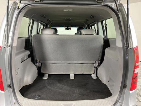 2014-Hyundai-H-1-25-CRDi-VGT-Wagon-Auto_14