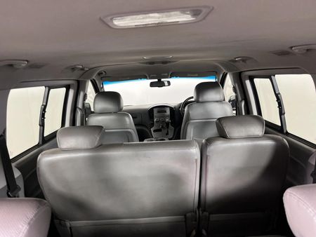 2014-Hyundai-H-1-25-CRDi-VGT-Wagon-Auto_15