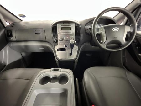 2014-Hyundai-H-1-25-CRDi-VGT-Wagon-Auto_1