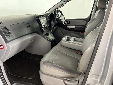 2014-Hyundai-H-1-25-CRDi-VGT-Wagon-Auto_8