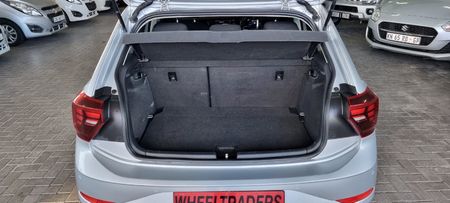 2022-Volkswagen-Polo-10-TSI-Life_11