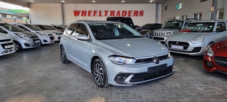 2022-Volkswagen-Polo-10-TSI-Life_3