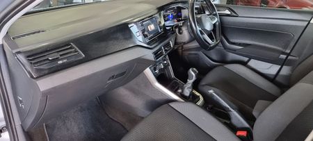 2022-Volkswagen-Polo-10-TSI-Life_6