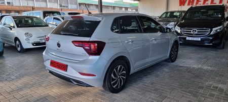 2022-Volkswagen-Polo-10-TSI-Life_7