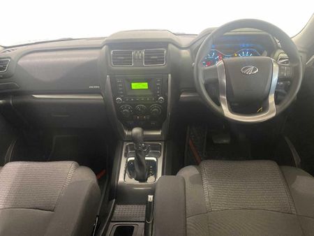 2026-Mahindra-Pik-Up-22-mHawk-S6-Karoo-Auto-Double-Cab_11
