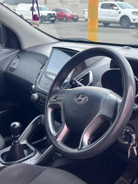 2015-Hyundai-ix35-20-Premium_11