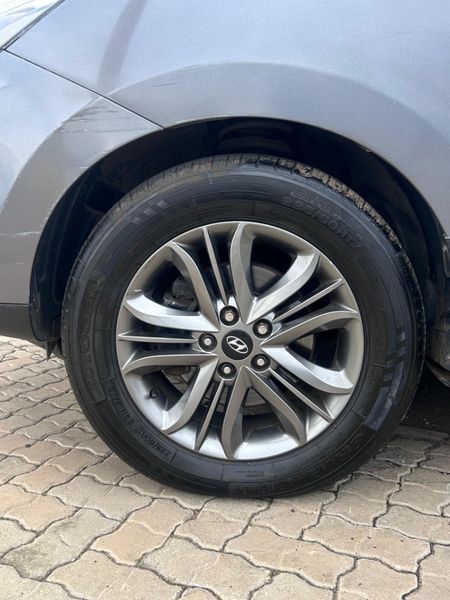 2015-Hyundai-ix35-20-Premium_12