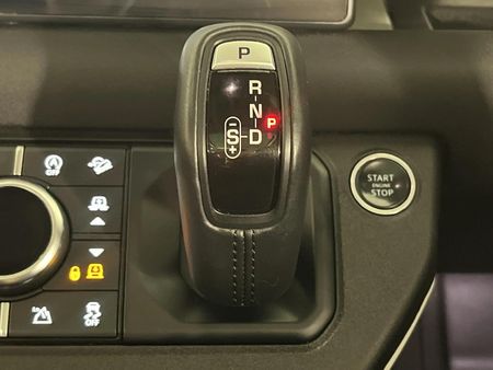 2020-Land-Rover-Defender-110-D240-SE-177kW_10
