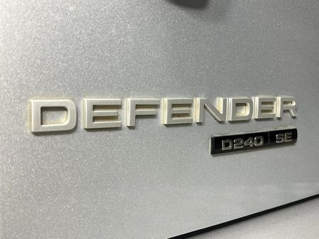 2020-Land-Rover-Defender-110-D240-SE-177kW_11